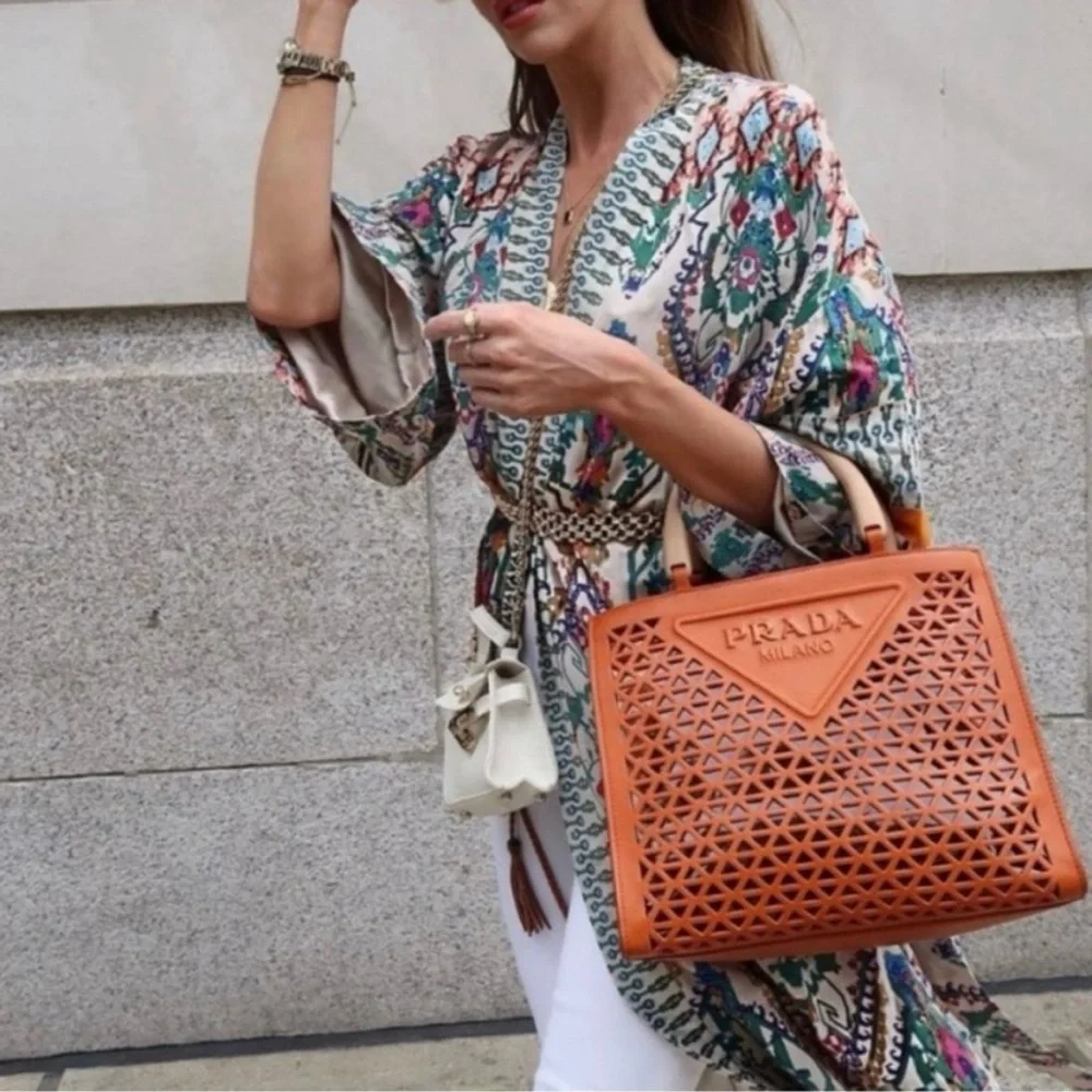 Zara Robe - Picture 8 of 15